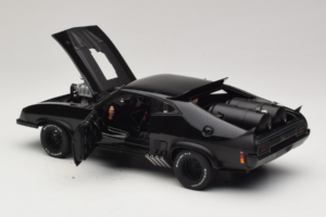 Ford Falcon XB Interceptor Mad Max 2 The Road Warrior AUTOart 1:18 72745 メタル - 画像 5/8