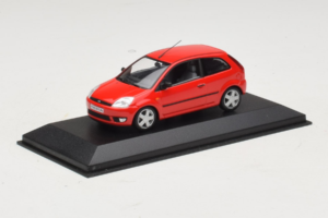 Ford Fiesta Mk5 2-Door レッド Minichamps 1:43 FIESTA004 メタル - 画像 2/4