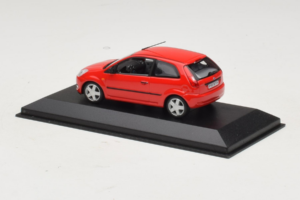 Ford Fiesta Mk5 2-Door レッド Minichamps 1:43 FIESTA004 メタル - 画像 3/4