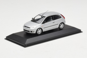Ford Fiesta Mk5 2-Door シルバー Minichamps 1:43 FIESTA003 メタル - 画像 2/4