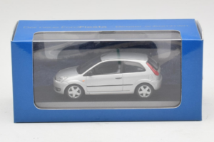 Ford Fiesta Mk5 2-Door シルバー Minichamps 1:43 FIESTA003 メタル - 画像 4/4