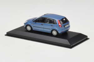 Ford Fiesta Mk5 4-Door ライトブルー Minichamps 1:43 FIESTA002 メタル - 画像 3/4