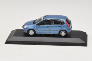 Ford Fiesta Mk5 4-Door ライトブルー Minichamps 1:43 FIESTA002 メタル