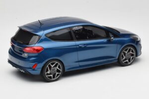 Ford Fiesta Mk8 ST ブルー DNA 1:18 DNA000092 レジン - 画像 2/6