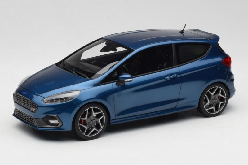 Ford Fiesta Mk8 ST ブルー DNA 1:18 DNA000092 レジン