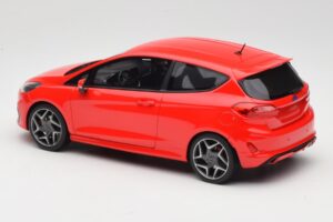 Ford Fiesta Mk8 ST レッド DNA 1:18 DNA000093 レジン - 画像 5/6
