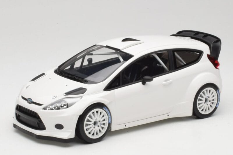 Ford Fiesta RS WRC Street Mk7 ホワイト Minichamps 1:18 151110890 メタル