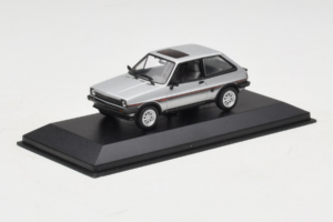Ford Fiesta XR2 シルバー Minichamps 1:43 400085160 メタル - 画像 2/4