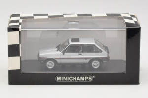 Ford Fiesta XR2 シルバー Minichamps 1:43 400085160 メタル - 画像 4/4