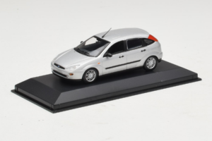 Ford Focus Mk1 シルバー Minichamps 1:43 FOCUS006 メタル - 画像 2/4