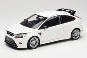 Ford Focus RS Mk2 ホワイト Minichamps 1:18 100080002 メタル