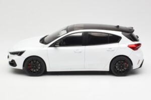 Ford Focus ST Mk4 フローズンホワイト MCG 1:18 MCG18453 メタル - 画像 3/6