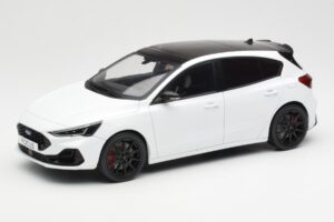Ford Focus ST Mk4 フローズンホワイト MCG 1:18 MCG18453 メタル