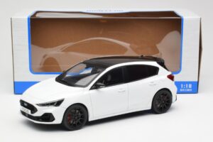 Ford Focus ST Mk4 フローズンホワイト MCG 1:18 MCG18453 メタル - 画像 6/6
