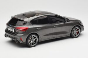 Ford Focus ST Mk4 グレー MCG 1:18 MCG18454 メタル - 画像 2/6