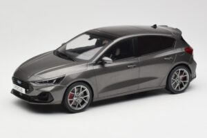Ford Focus ST Mk4 グレー MCG 1:18 MCG18454 メタル