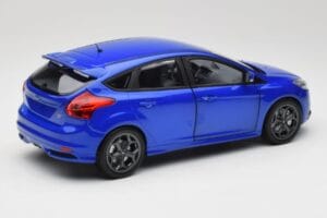 Ford Focus ST Mk2 Blue Metallic Minichamps 1:18 110082001 メタル - 画像 3/8