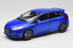 Ford Focus ST Mk2 Blue Metallic Minichamps 1:18 110082001 メタル