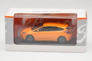 Ford Focus ST Mk3 Tangerine Scream Minichamps 1:43 FOCUS001 メタル - 画像 4/4