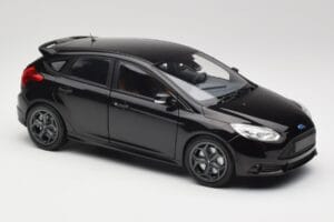 Ford Focus ST Mk2 Panther Black Metallic Minichamps 1:18 110082000 メタル - 画像 6/8