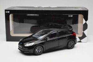 Ford Focus ST Mk2 Panther Black Metallic Minichamps 1:18 110082000 メタル - 画像 8/8