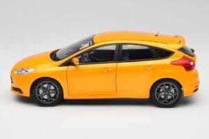 Ford Focus ST Mk2 Tangerine Scream Minichamps 1:18 110082005 メタル - 画像 4/8