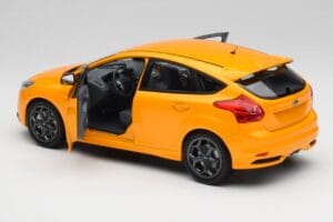 Ford Focus ST Mk2 Tangerine Scream Minichamps 1:18 110082005 メタル - 画像 5/8