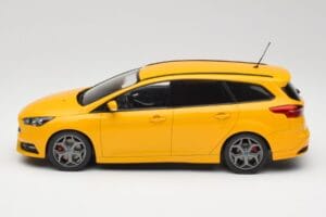 Ford Focus ST Turnier Mk3 イエロー MCG 1:18 MCG18464 メタル - 画像 3/6