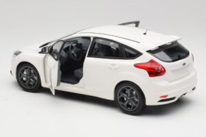 Ford Focus ST Mk2 ホワイト Minichamps 1:18 110082004 メタル - 画像 5/8
