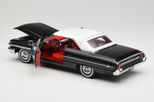 Ford Galaxie 500 ブラック Sun Star 1:18 1442 メタル - 画像 5/8