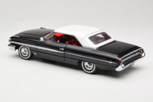 Ford Galaxie 500 ブラック Sun Star 1:18 1442 メタル - 画像 7/8