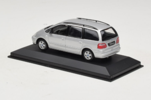 Ford Galaxy Mk2 シルバー Minichamps 1:43 GALAXY001 メタル - 画像 3/4