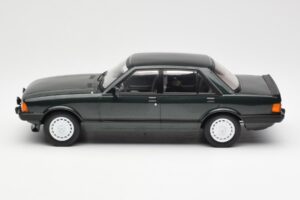 Ford Granada Mk2 2.8 Injection ダークグリーン MCG 1:18 MCG18263 メタル - 画像 3/6