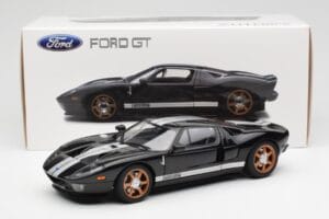 Ford GT ブラック ホワイトストライプ AUTOart 1:18 73023 メタル - 画像 8/8