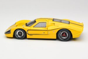 Ford GT40 Mk IV イエロー 1967 Shelby Collectibles 1:18 31414S メタル - 画像 4/8