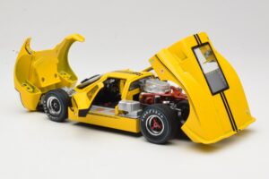 Ford GT40 Mk IV イエロー 1967 Shelby Collectibles 1:18 31414S メタル - 画像 5/8