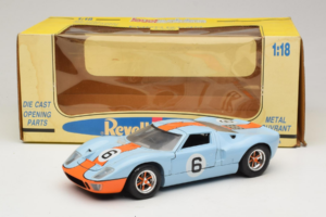 Ford GT40 Gulf #6 J. Ickx / J. Oliver 24 Hours of Le Mans 1969 Revell 1:18 48824 メタル - 画像 8/8