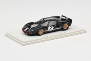 Ford GT40 Mk II #2 B. McLaren / C. Amon Shelby American Winner 24 Hours of Le Mans 1966 Spark 1:43 43LM66-O1 レジン - 画像 2/4