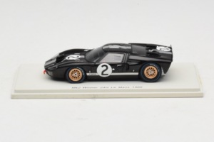Ford GT40 Mk II #2 B. McLaren / C. Amon Shelby American Winner 24 Hours of Le Mans 1966 Spark 1:43 43LM66-O1 レジン