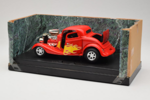Ford High Tech レッド・ウィズ・フレーム American Muscle 1:18 7726 メタル - 画像 3/4