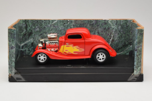 Ford High Tech レッド・ウィズ・フレーム American Muscle 1:18 7726 メタル