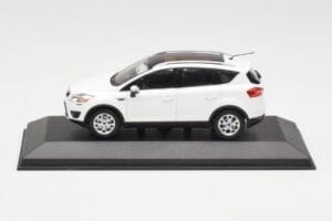 Ford Kuga Mk1 ホワイト Minichamps 1:43 KUGA001 メタル