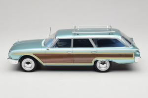 Ford Country Squire ブルー MCG 1:18 MCG18049 メタル - 画像 3/6
