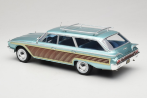 Ford Country Squire ブルー MCG 1:18 MCG18049 メタル - 画像 5/6