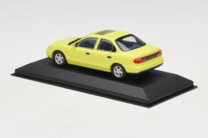 Ford Mondeo Mk1 Citrus Yellow Minichamps 1:43 MIN0821001 メタル - 画像 3/4