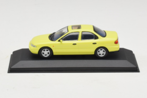 Ford Mondeo Mk1 Citrus Yellow Minichamps 1:43 MIN0821001 メタル