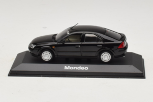 Ford Mondeo Mk3 ブラック Minichamps 1:43 MONDEO004 メタル