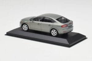 Ford Mondeo Mk3 Sedan グレー Metallic Minichamps 1:43 IND403086003 メタル - 画像 3/4
