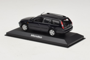 Ford Mondeo Mk3 Touring ブラック Minichamps 1:43 MONDEO003 メタル - 画像 3/4
