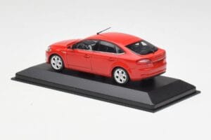 Ford Mondeo Mk4 コロラド レッド Minichamps 1:43 MONDEO001 メタル - 画像 3/4